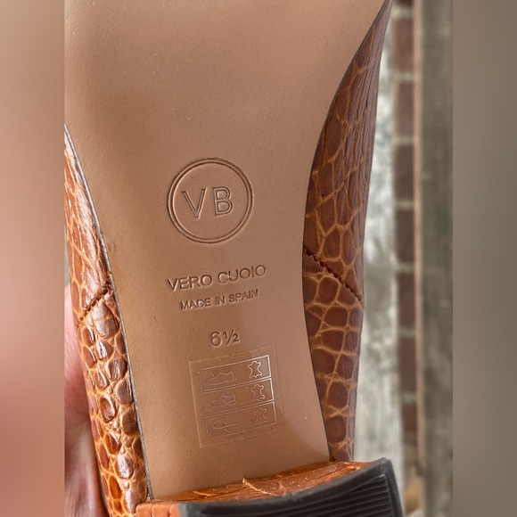 VERONICA BEARD Abella Boots. Color is Honey. Size 6.5 - Picture 7 of 12